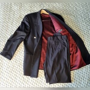 Wool Black Men's Suit with Burgundy Lining